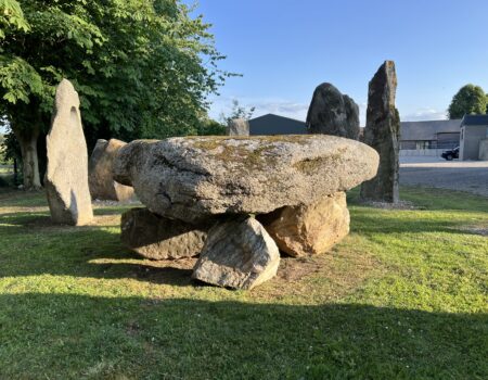 Dolmen in Granite, Quartz and Sarsen stone